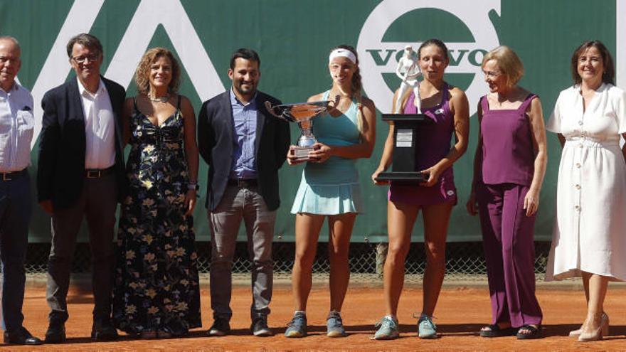 Entrega de trofeos a las finalistas del BBVA Open Ciudad de Valencia