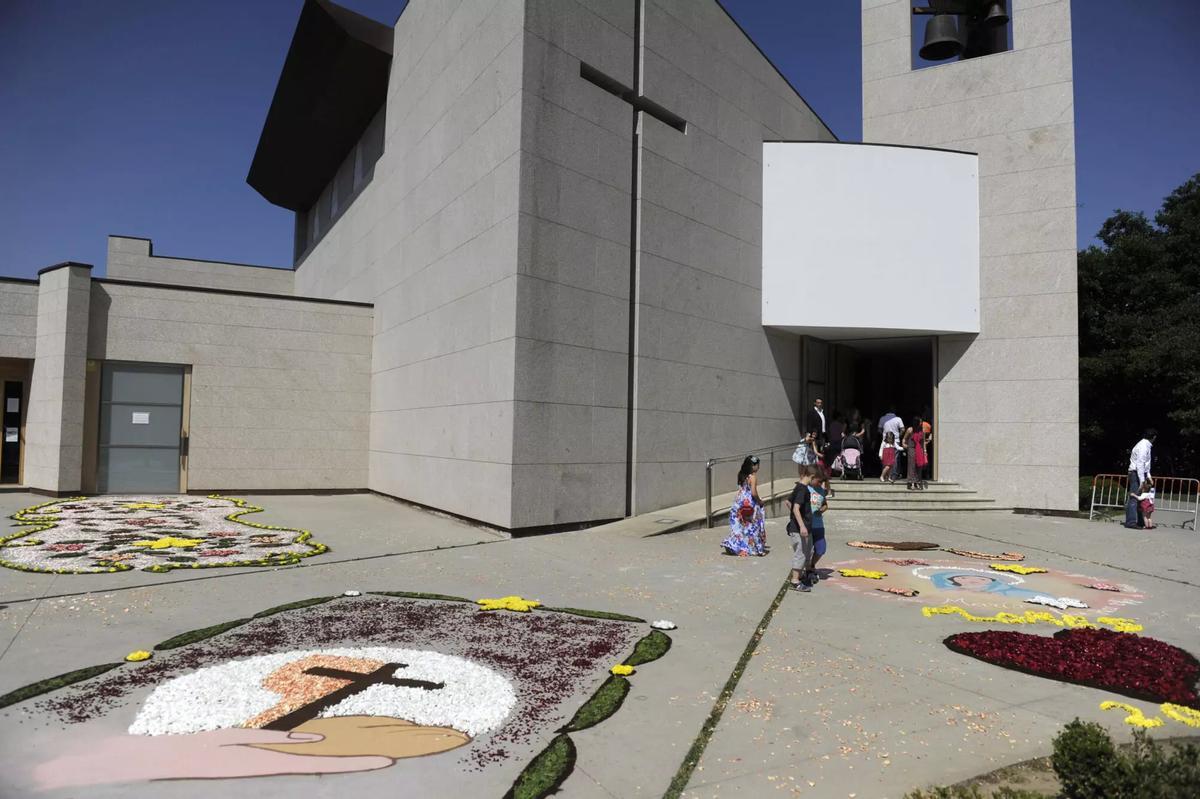 Alfombras florales en una edición anterior de las fiestas de Santiago Apóstol en Arteixo