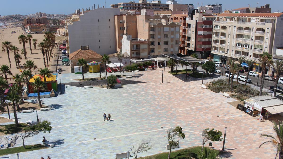 Ìmagen de la plaza de Encarnación Puchol, escenario principal de los actos de las fiestas de La Mata