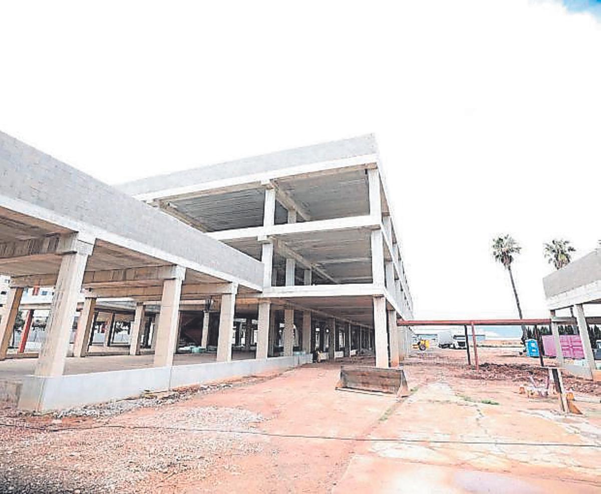 Las obras del nuevo IES Jaume I, uno de los centros educativos de mayor envergadura de la Comunitat Valenciana, avanzan según la planificación de los trabajos.