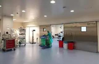 Auxiliares de quirófano del Cunqueiro alertan de «posible exposición a vapores desinfectantes químicos»