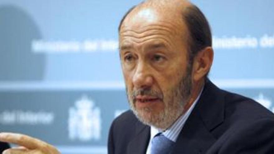 Rubalcaba ve &quot;difícil&quot; que Aranalde haya escapado a Francia y cree que está escondida en el País Vasco