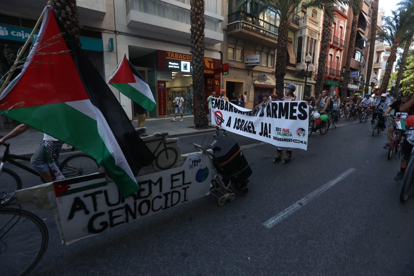 La revuelta ciclista en Alicante por Palestina, en imágenes