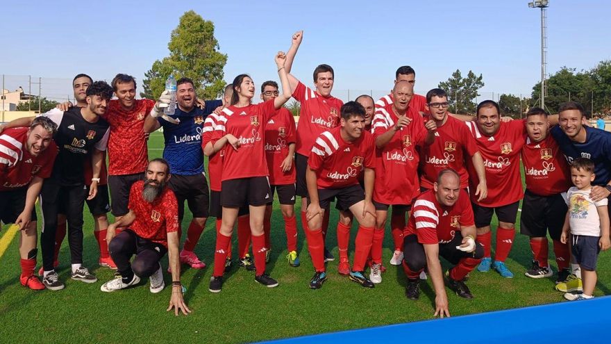 La plantilla del Altético Torreño , campeón del grupo medio de la liga de la FFRM. | L.O.