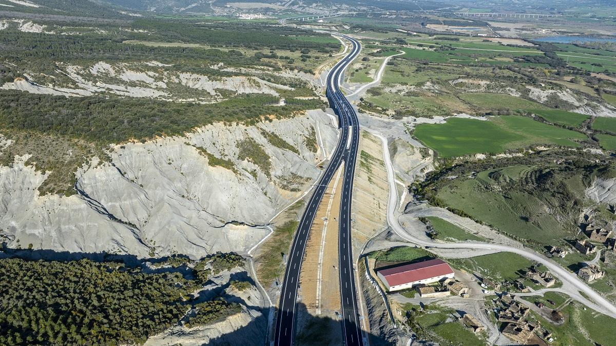 Así ha quedado el nuevo tramo de la A-21 entre Sigüés y Tiermas.