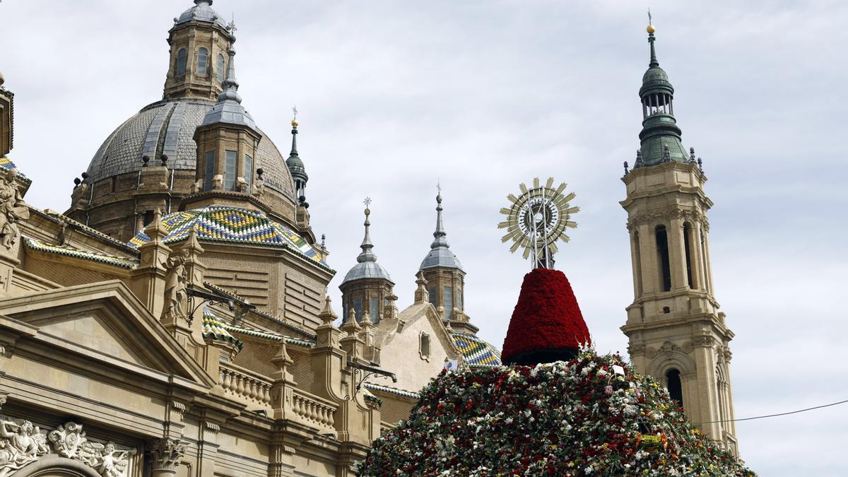 La Virgen del Pilar, durante la Ofrenda de Flores en Zaragoza.