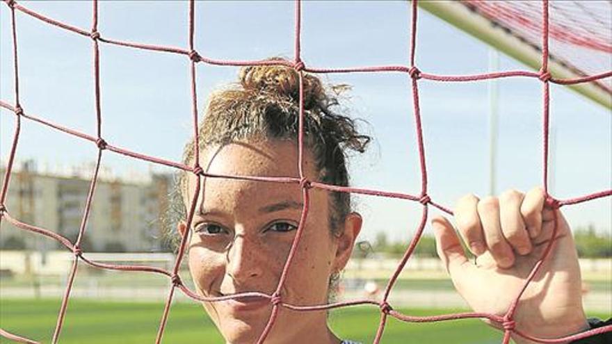 María José Villegas: &quot;Mi debut en Primera División lo encaro con muchas ganas&quot;