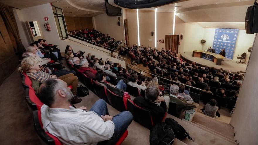 Juan Torres desentraña las interioridades de la Economía en el Club