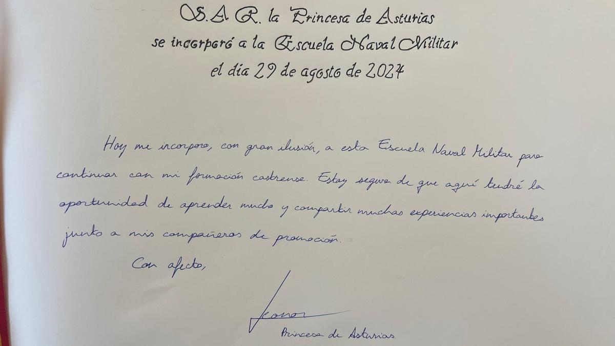 El escrito de Leonor en el libro de honor de la ENM.