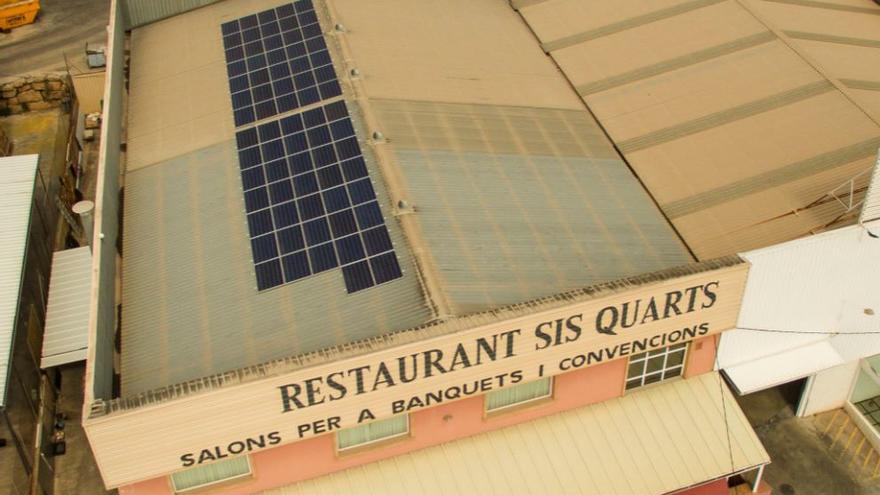 Techado del restaurante y salón de banquetes de Onda (Castellón), con placas solares desde el 2019.