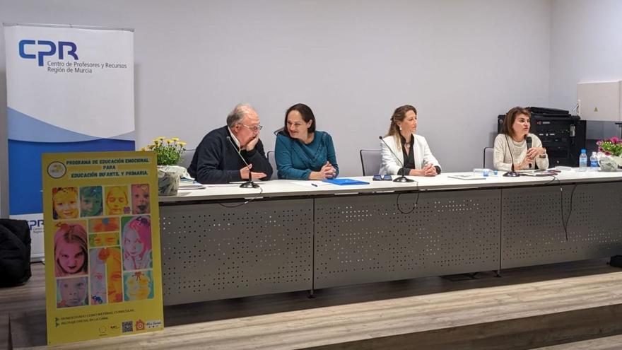 jornada de salud mental para docentes y familias