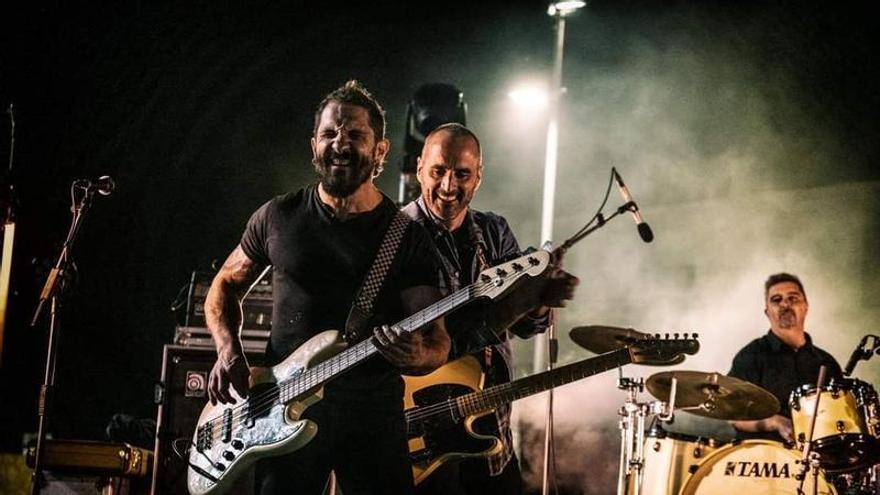 El Back to School hace viajar diez años atrás al rock de Sant Jordi