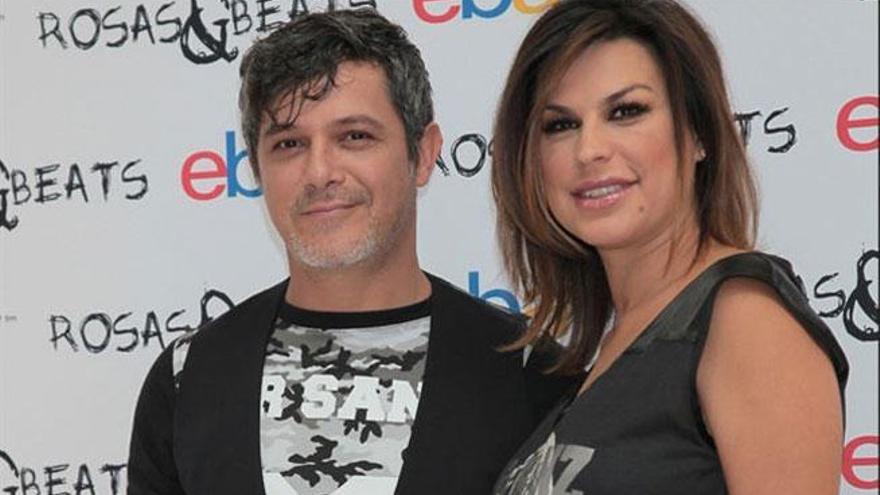 Alejandro Sanz y Raquel Perera