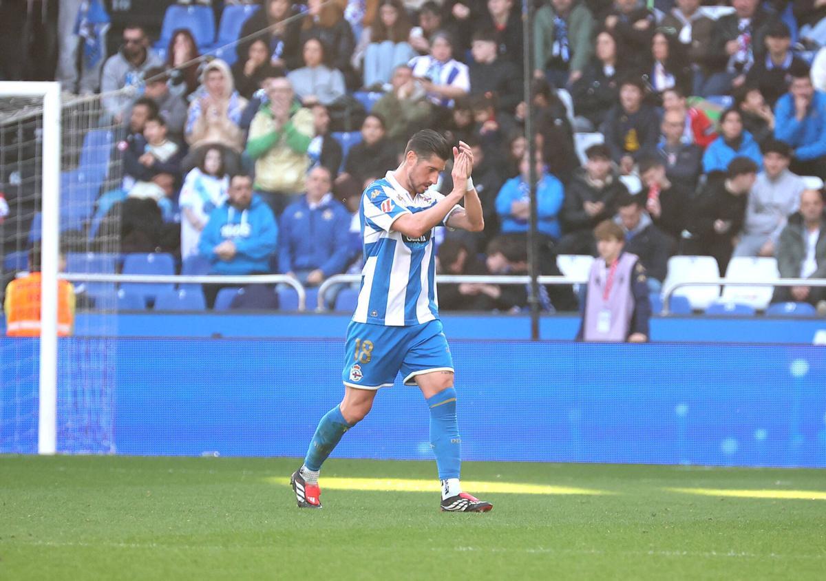 Un gol de Eddahchouri bastó para que el conjunto coruñés, muy limitado, se llevase la victoria