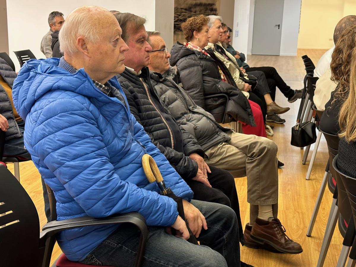 Público atento durante el acto.