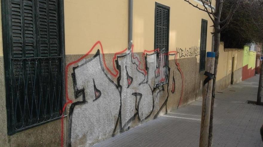 El Ãºltimo grafiti aparecido en el tradicional barrio de Santa Catalina.