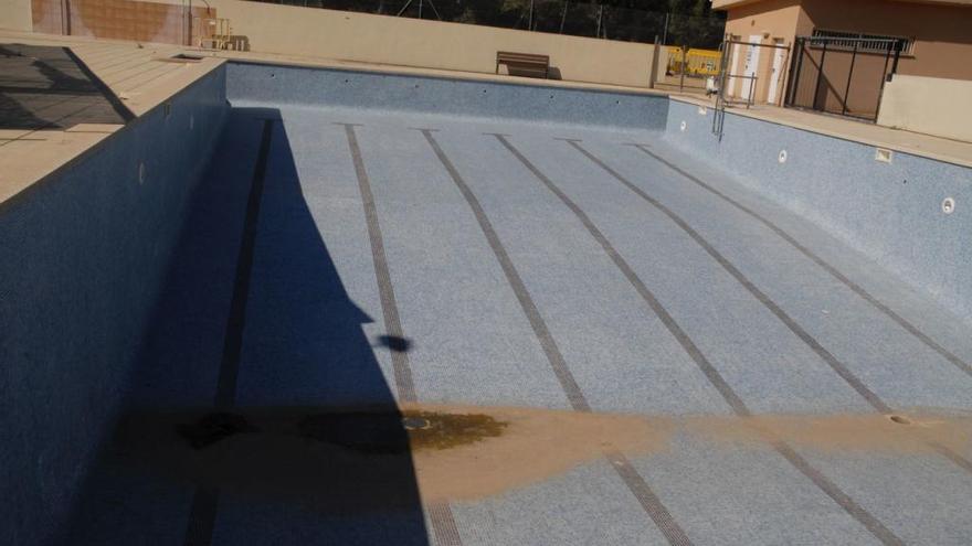 Una imagen actual de la piscina de Pòrtol, que se vació el pasado mes por causas que ahora se han detectado.