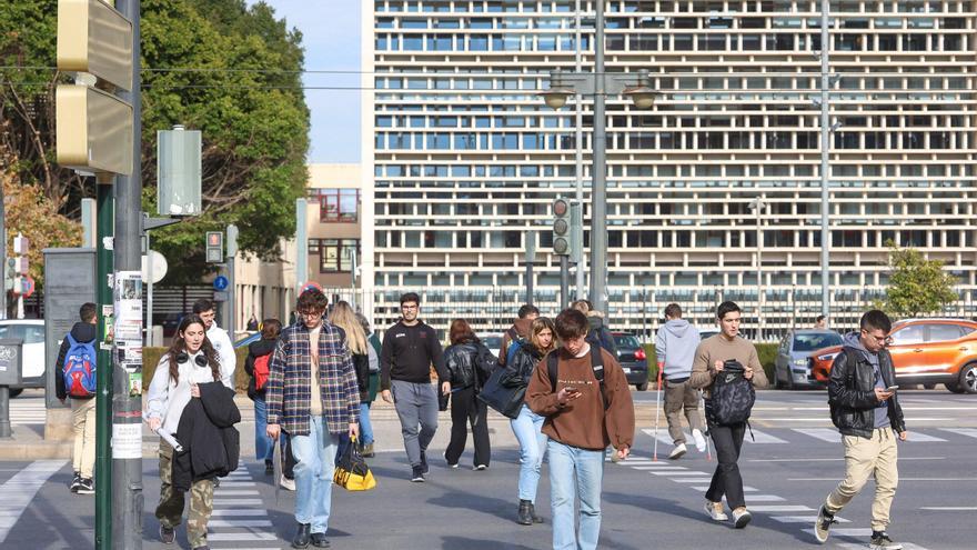 La UV y la UPV impartirán un modelo &quot;online y presencial&quot; para 60.000 alumnos a partir del 9 de diciembre