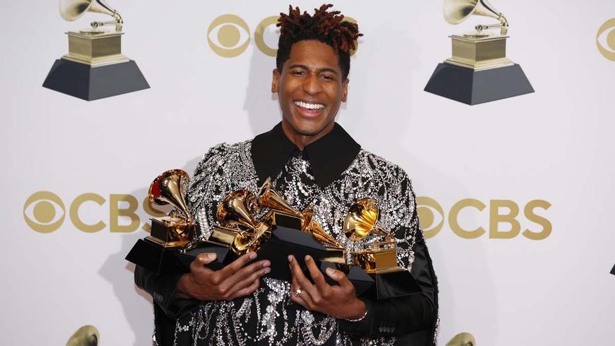 Grammy 2022. Jon Batiste recibe el premio a álbum del año por 'We are'