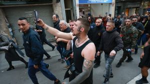 Un grupo de manifestantes ha proferido gritos de Arriba España durante la manifestación contra la inseguridad de este martes en Mataró