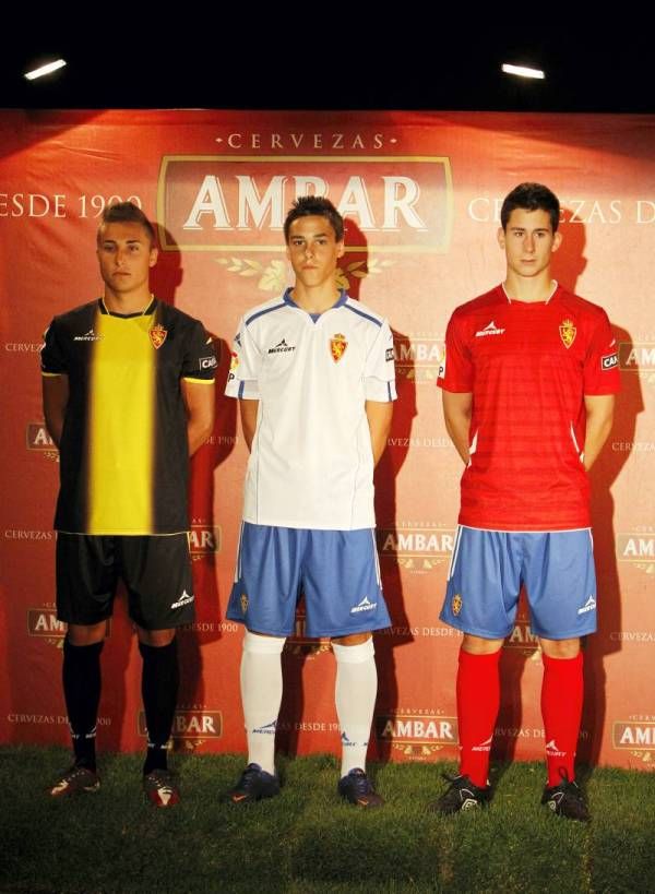 Presentación de las nuevas equipaciones del Real Zaragoza