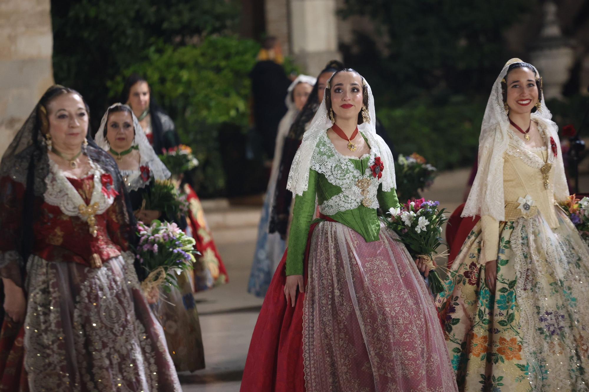 Búscate en el primer día de la Ofrenda en la calle San Vicente entre las 22 y las 23 horas