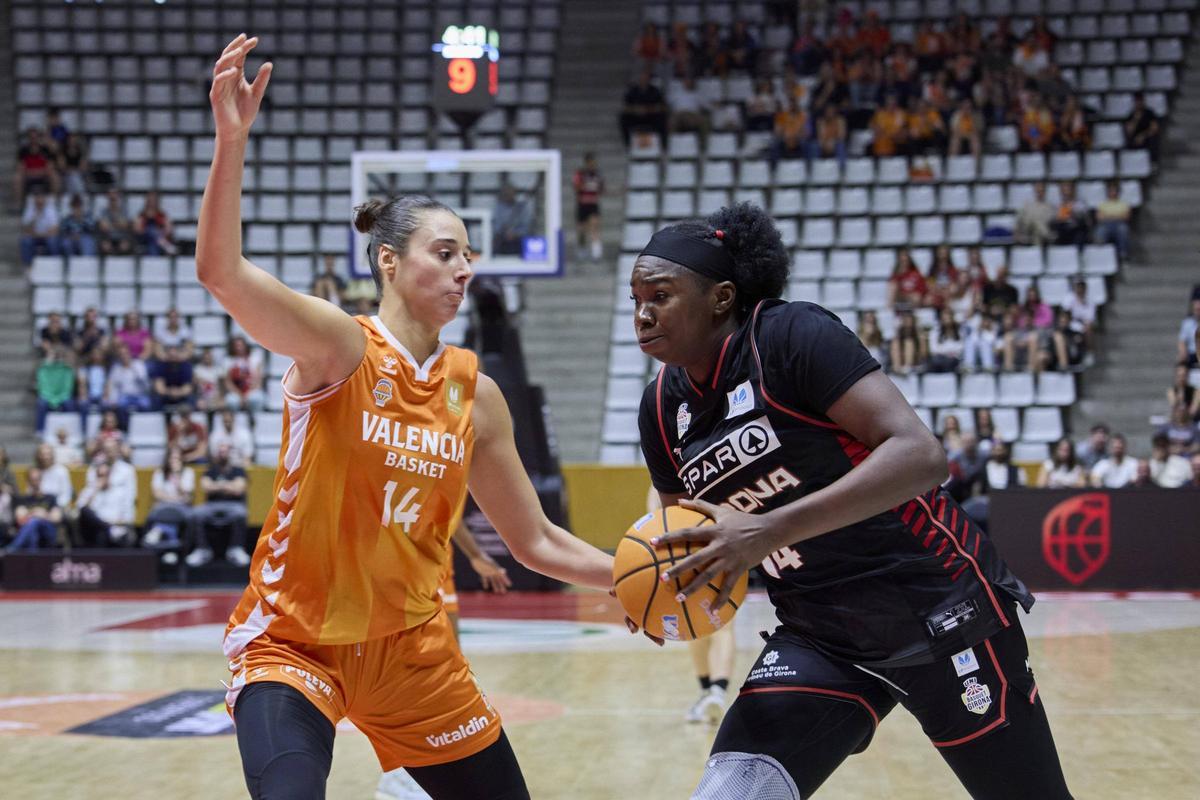 Les imatges del partit de tornada de la semifinal del play-off entre l'Spar Girona i el València