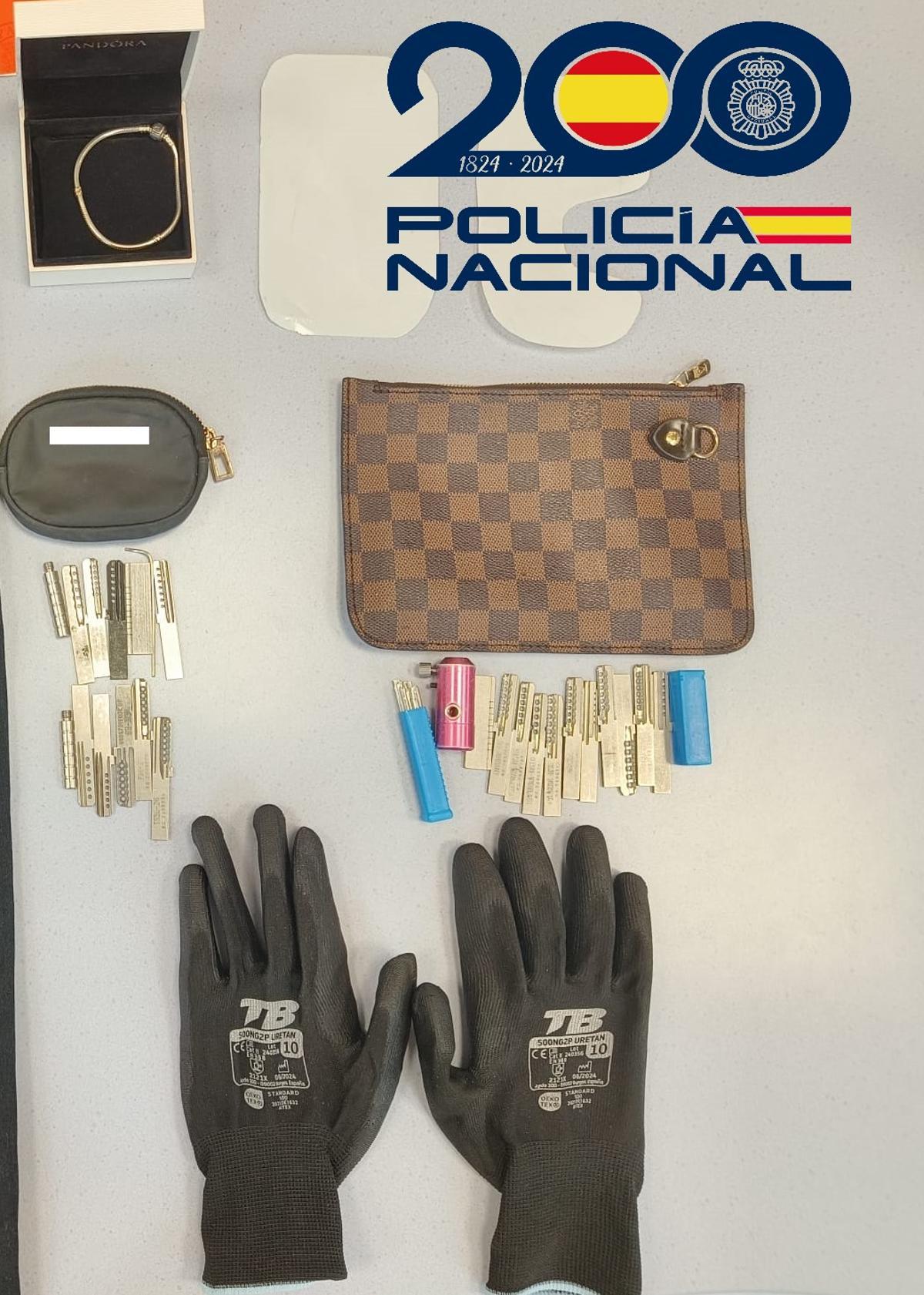 Materiales incautados a los detenidos.