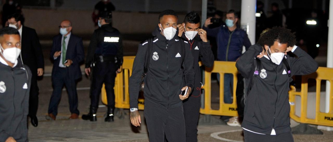 Jugadores del Real Madrid cuando han llegado al hotel en Elche