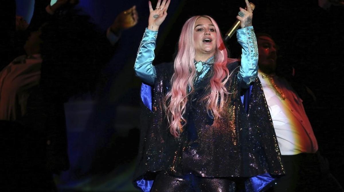 zentauroepp40924016 singer kesha performs onstage at the mtv european music awar171113140001