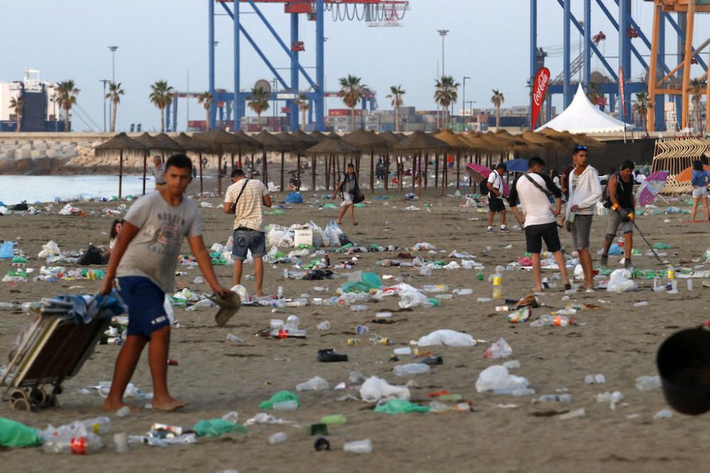 Así quedaron las playas tras la Noche de San Juan.