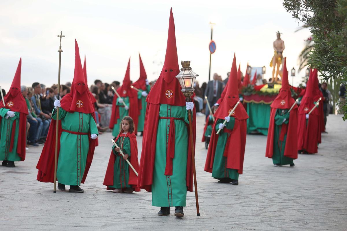 Las mejores imágenes de la procesión del Santo Entierro del Viernes Santo en Santa Eulària