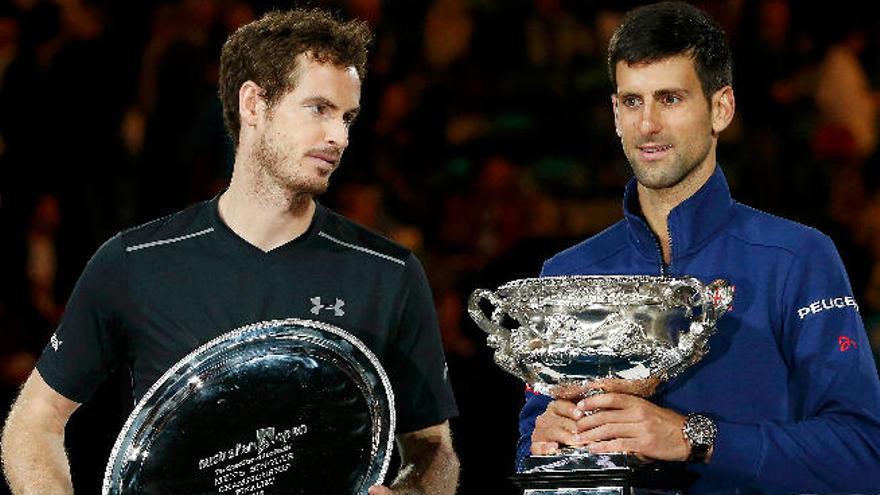 Andy Murray (i.) y Novak Djokovic.