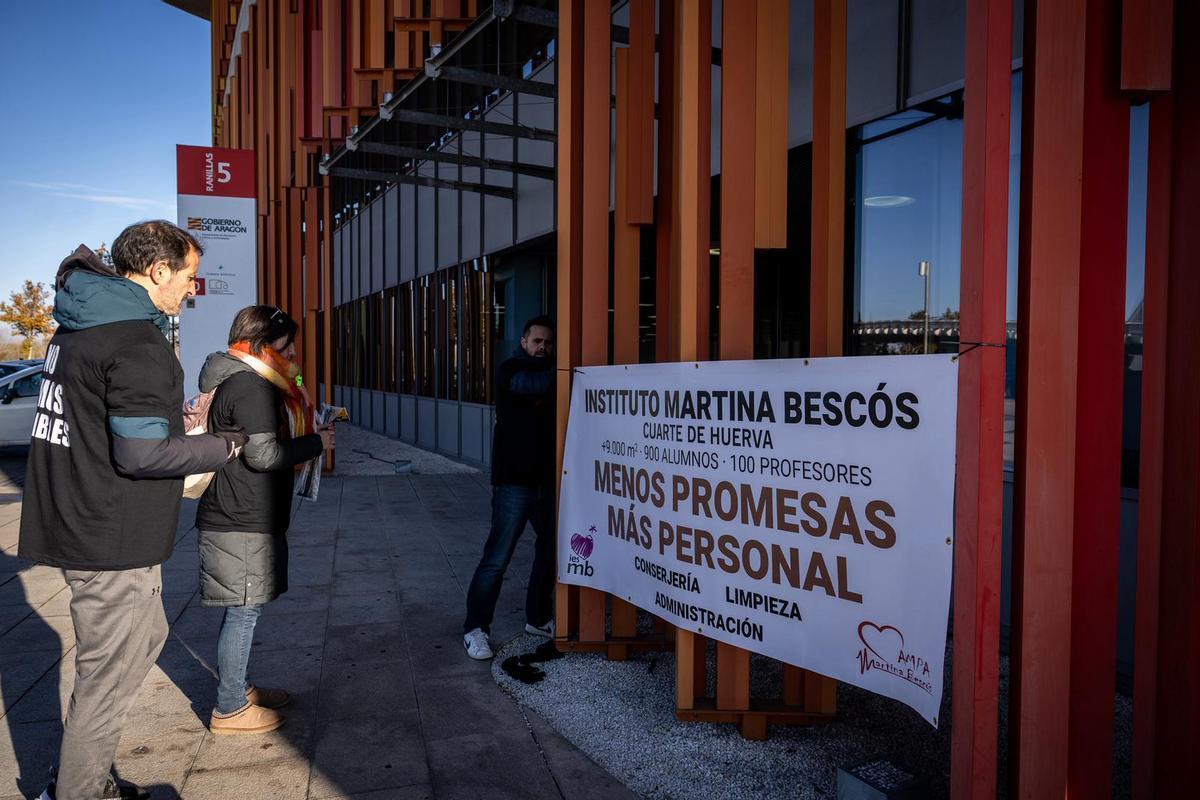 Los Profesores Del IES Martina Besc s Se Concentran En Educaci n En La los-profesores-del-ies-martina-besc-s-se-concentran-en-educaci-n-en-la