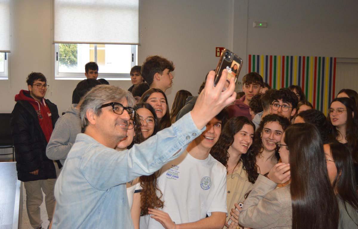 Charla del cirujano coruñés Diego González Rivas en el colegio Calasanz PP Escolapios de A Coruña.