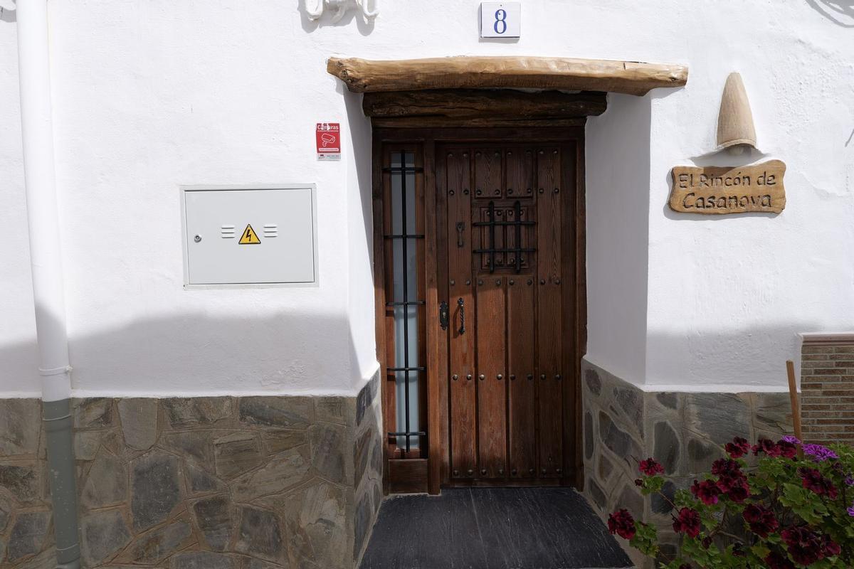 Fachada casa Alpujarra