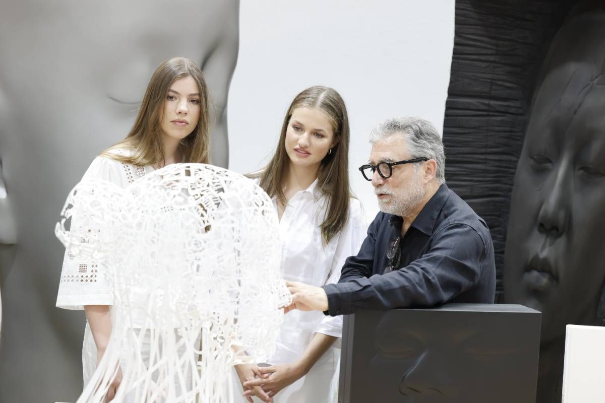 Jaume Plensa recibe en su taller a Leonor y Sofía de Borbón