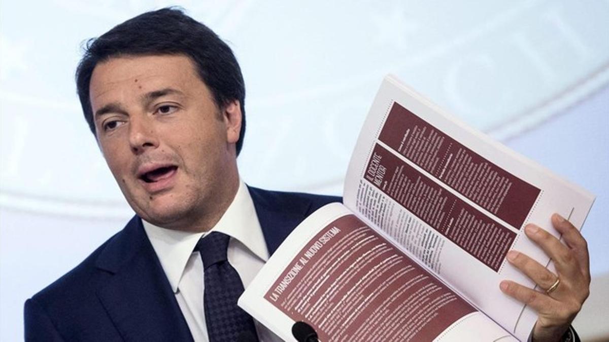Matteo Renzi presentando la nueva agenda económica del gobierno italiano durante una rueda de prensa de septiembre del 2014.