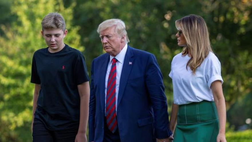 El hijo menor de Trump, Barron, también dio positivo en coronavirus