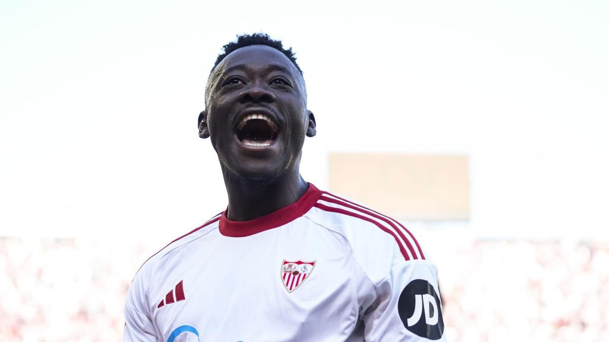 Akor Adams celebra un gol en el Sevilla-Oviedo de Liga disputado en el Ramón Sánchez-Pizjuán