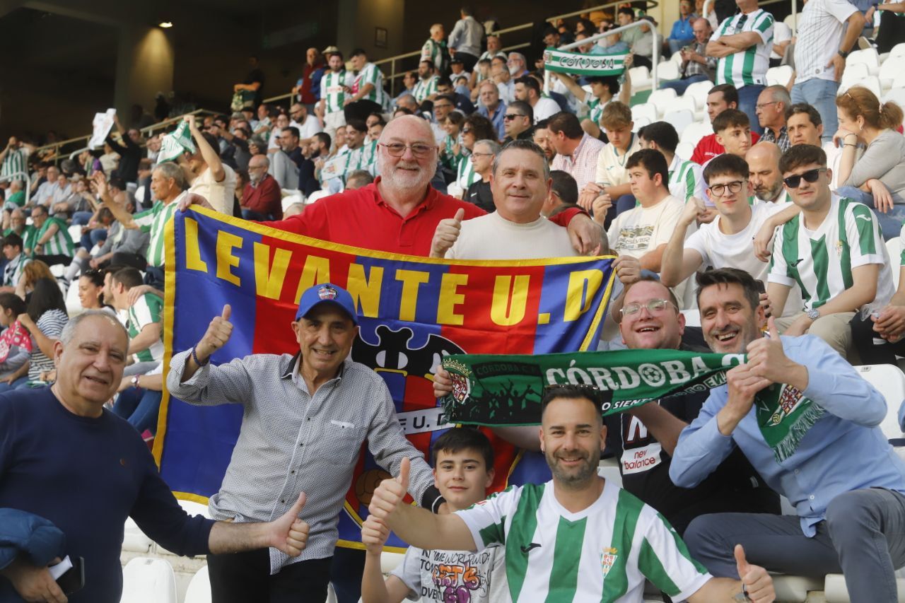 Córdoba CF-Levante UD, las imágenes de la afición en El Arcángel