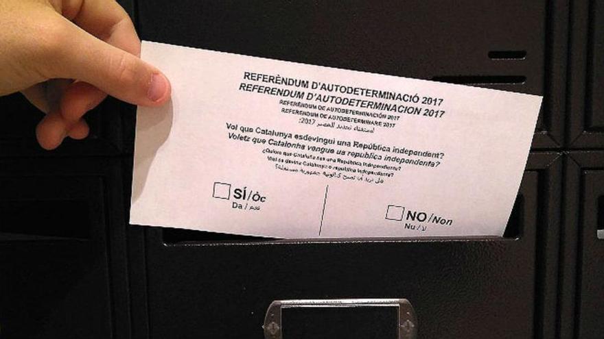 Ofensiva de la CUP en la calle y en las redes para exigir la fecha y la pregunta del referéndum