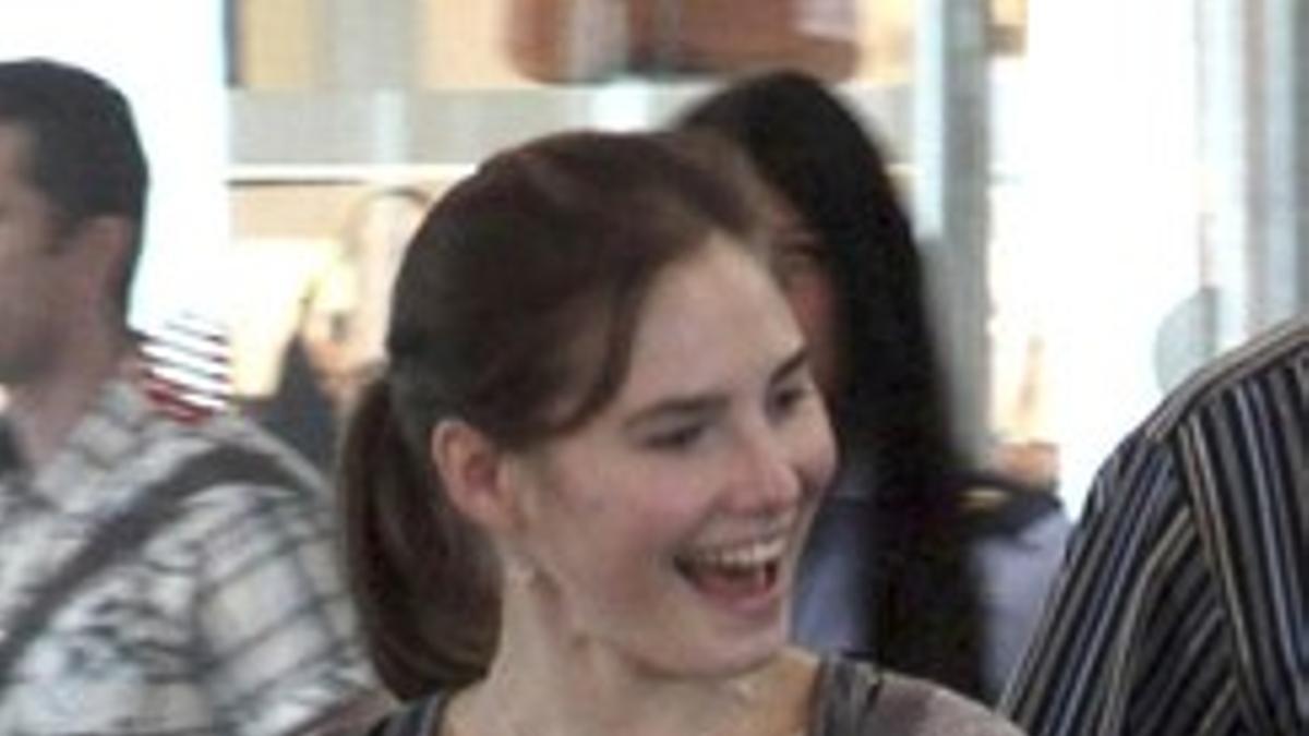 Amanda Knox , en el aeropuerto romano de Fiumicino.