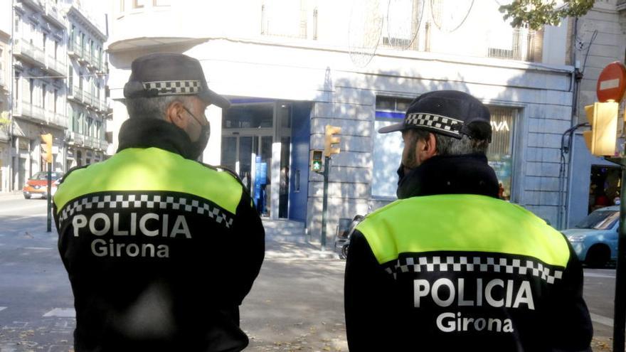 Agents de la Policia Municipal de Girona en una imatge d&#039;arxiu