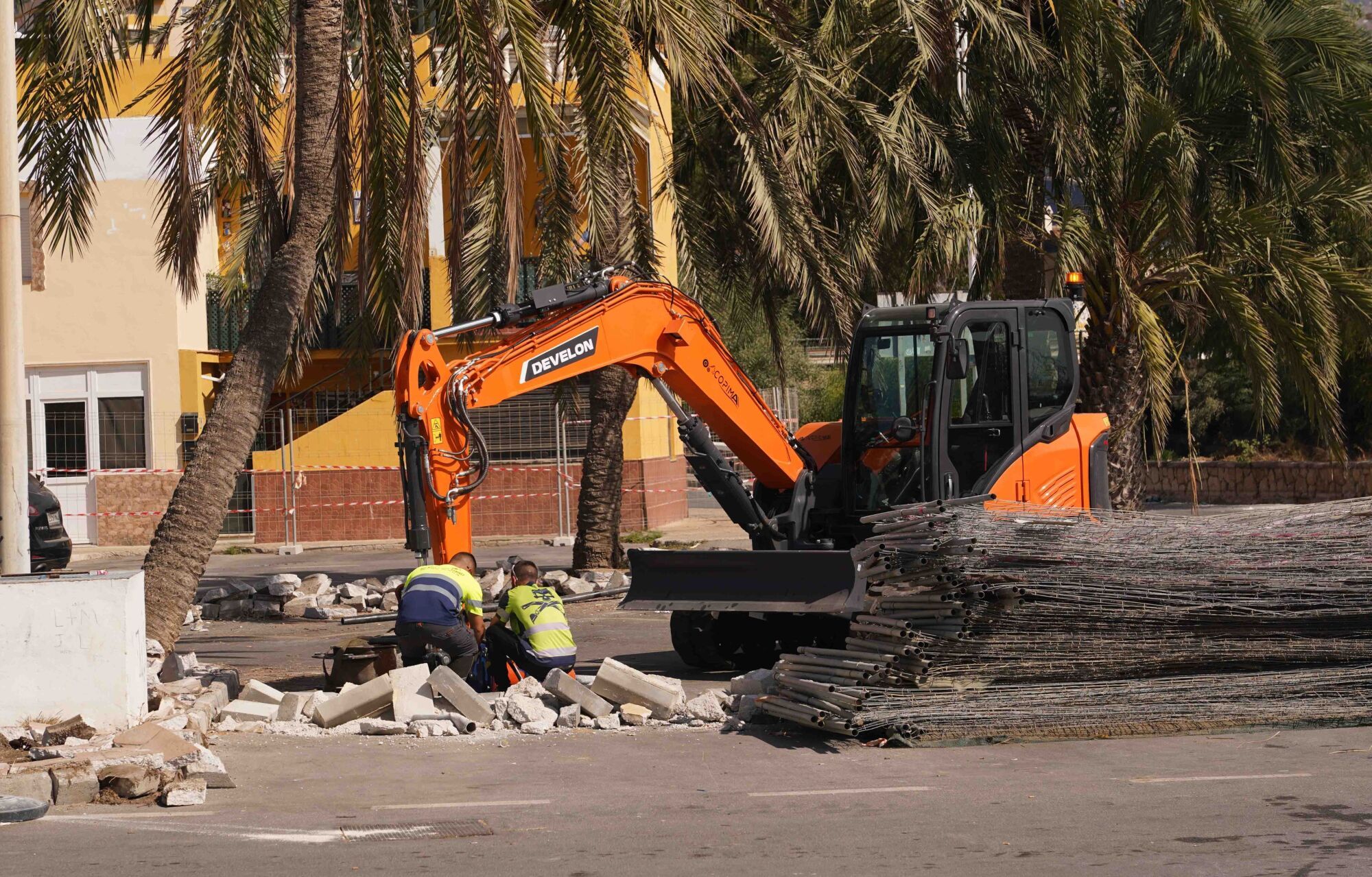 Inicio de las obras de remodelación en el paso marítimo de Pedregalejo