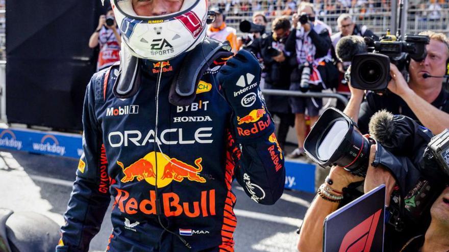 Verstappen extiende su dominio y logra la ‘pole’; Alonso, quinto