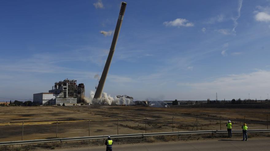 ¿Cuánto habría costado mantener la chimenea de la térmica de Andorra?