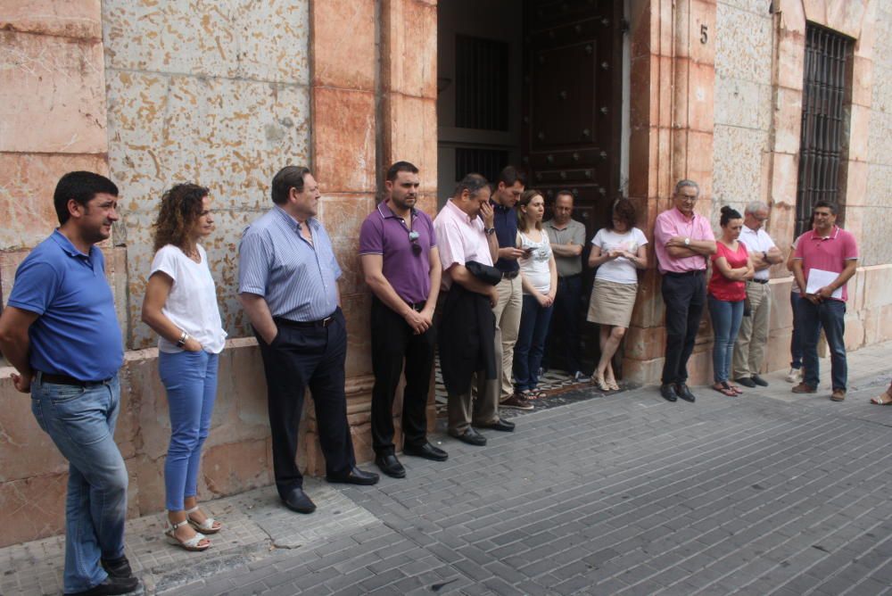 Los minutos de silencio protagonizan el día después de los atentados de Niza