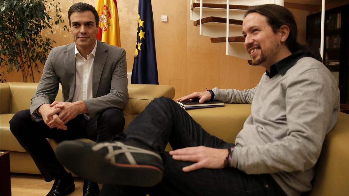 Pedro Sánchez y Pablo Iglesias en una reunión en el Congreso.