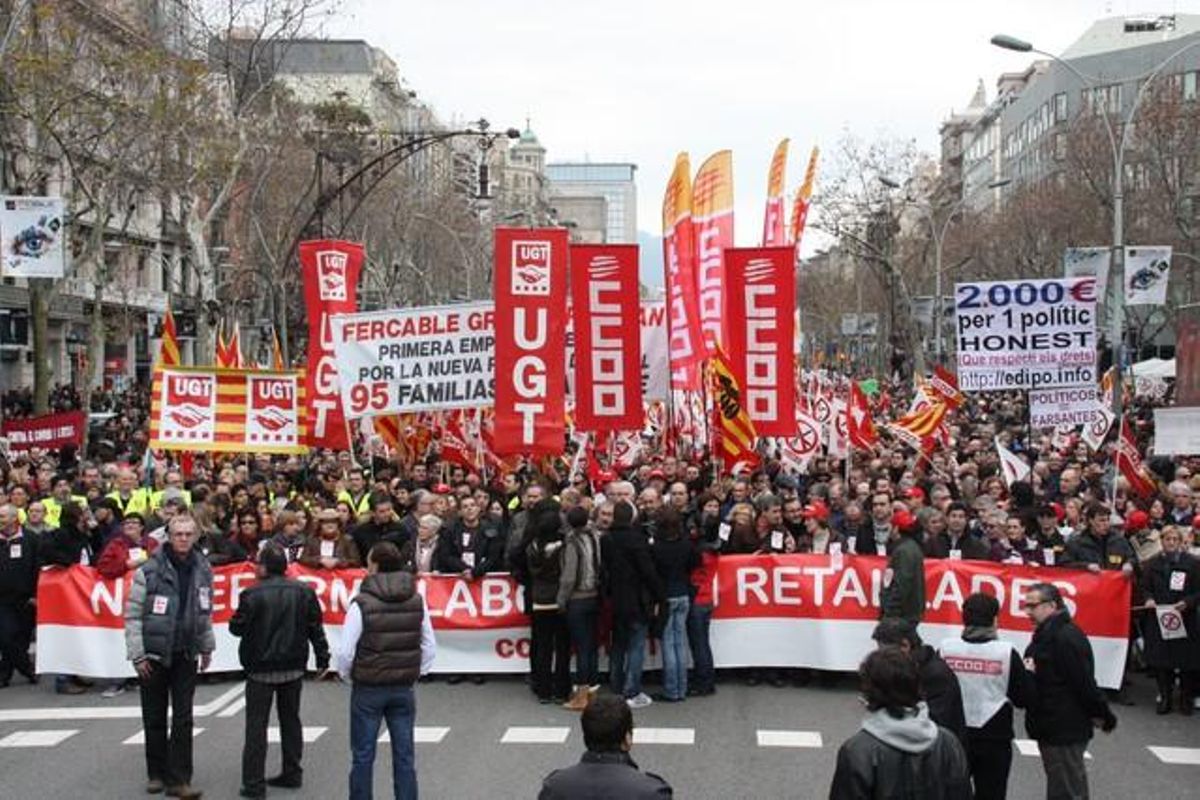 Capçalera de la manifestació a Barcelona contra la reforma laboral del Govern de Rajoy.
